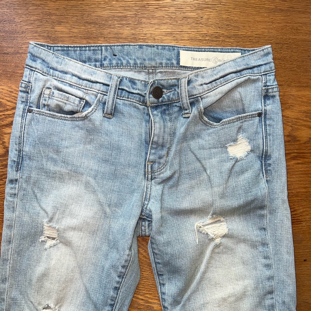 Light wash distressed jeans